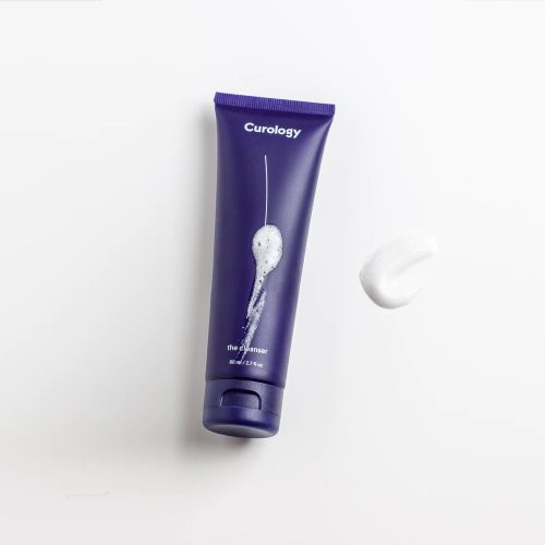 Moisturizing facial cleanser with foam, purple tube, skincare product, Acuvick.