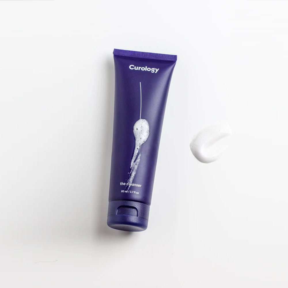face-wash Moisturizing facial cleanser with foam, purple tube, skincare product, Acuvick.