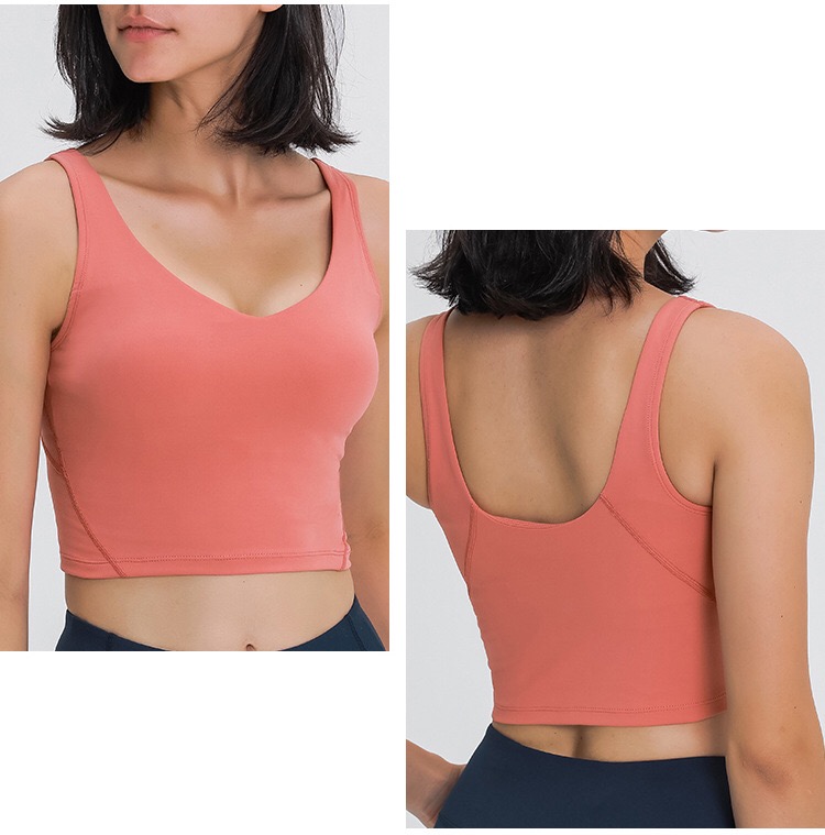 Alt: " Beyond Yoga Slim Racerback Cropped Tank for Woman product image – Acuvick " Beyond Yoga slim racerback cropped tank for women in classic fit