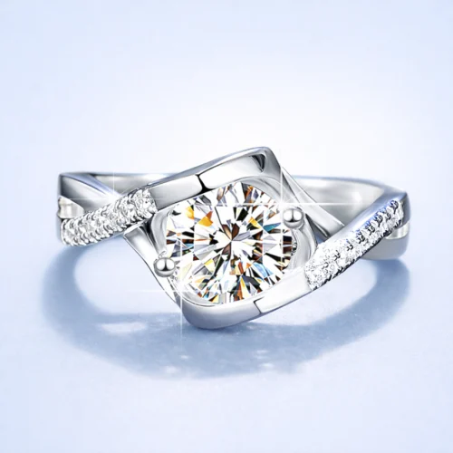 Exquisite luxury moissanite ring for women with diamond wedding band design