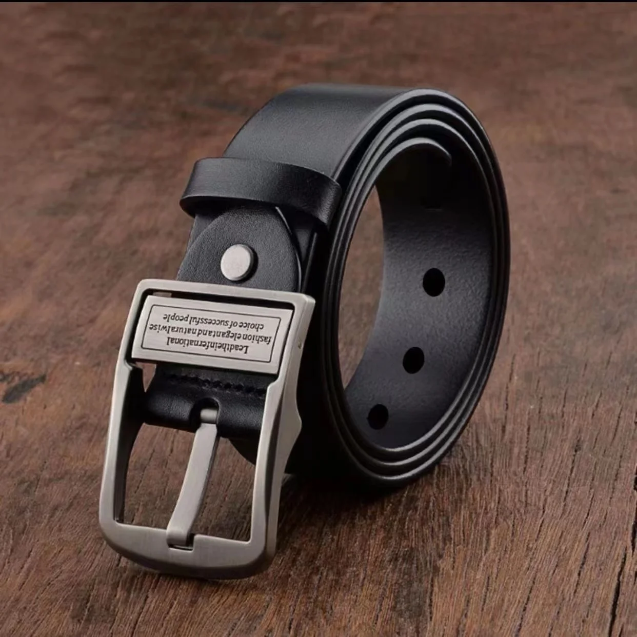 Alt: " Genuine Leather Men's Pin Buckle Belt for Business & Casual Wear product image – Acuvick " Genuine Leather Men's Pin Buckle Belt for Business & Casual Wear - Image 3
