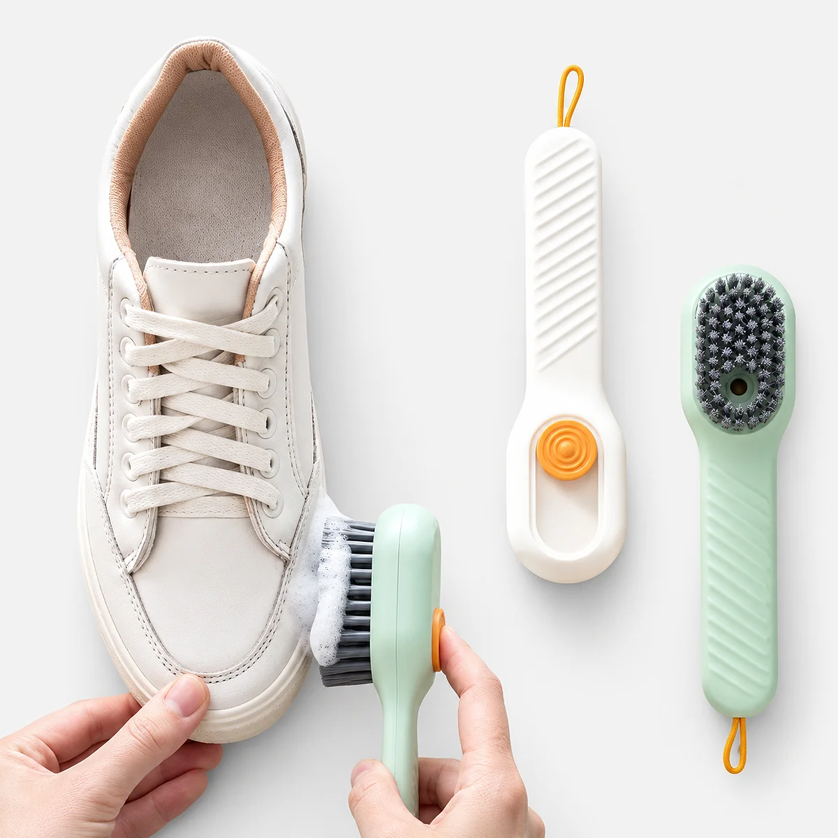 Alt: " Automatic Soap Dispensing Shoe Cleaning Brush with Soft Bristles product image – Acuvick " Black 650ml automatic soap dispensing cleaning brush